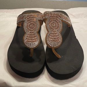 Never worn Goldtoe size 6 sandals with bling!